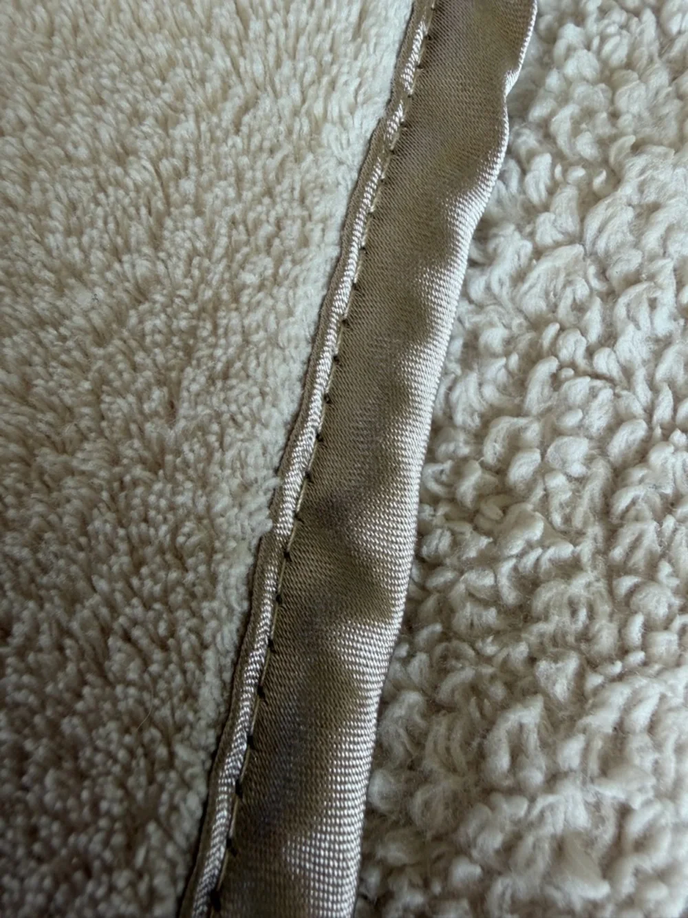 Brookstone NAP Plush Blanket Satin Trim All-Season Light Tan Soft Cozy King FLAW